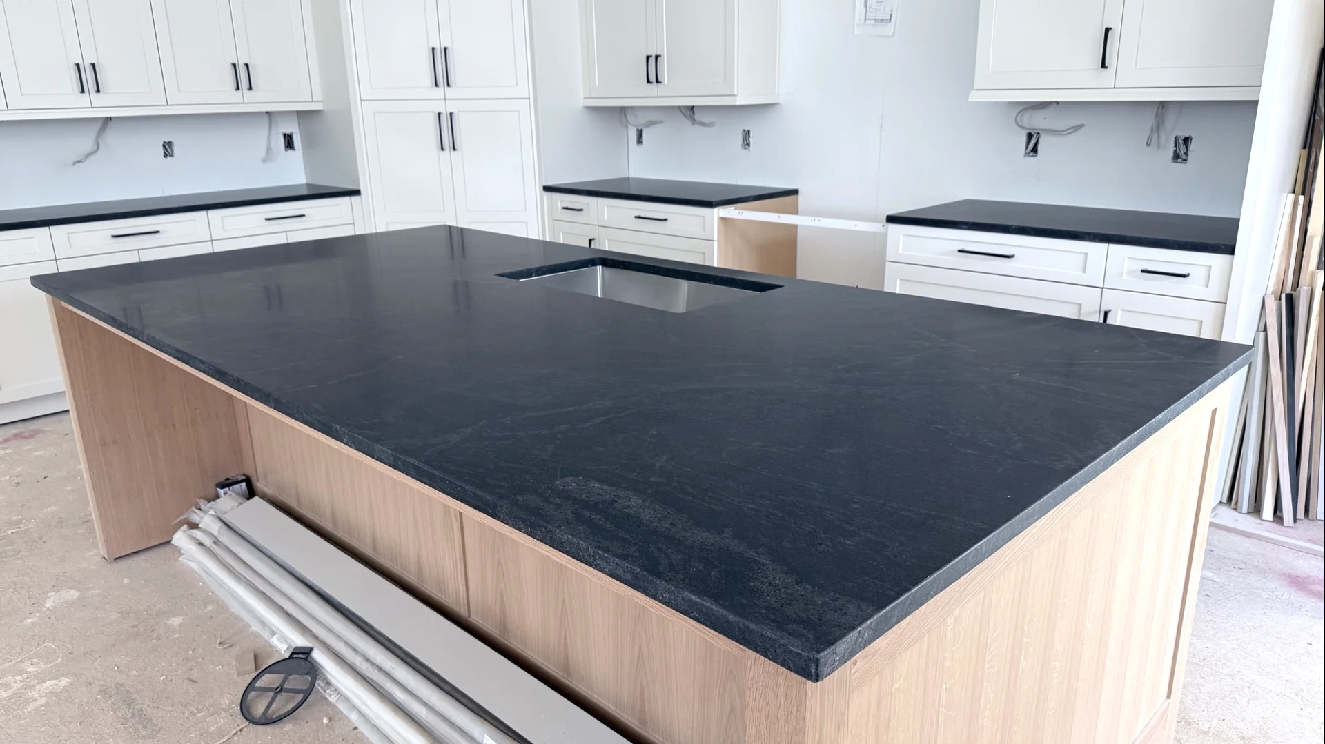 Modern Kitchen Lines